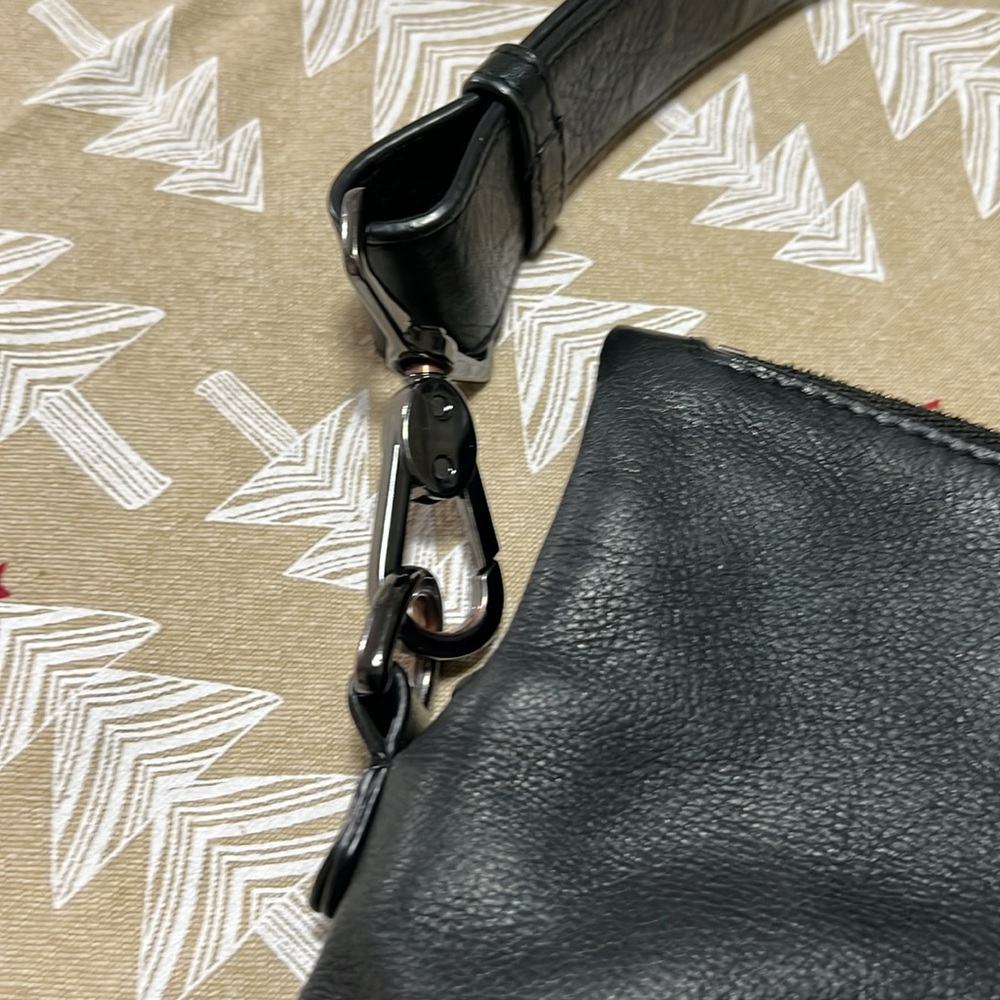 Margot Mickey Double Zip Versatile Hobo crossbody in Black Leather - Picture 8 of 15